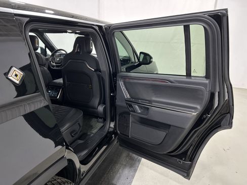 Used 2022 Rivian R1S Launch Edition image 19