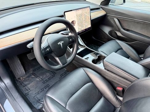 Used 2018 Tesla Model 3 Long Range RWD image 7