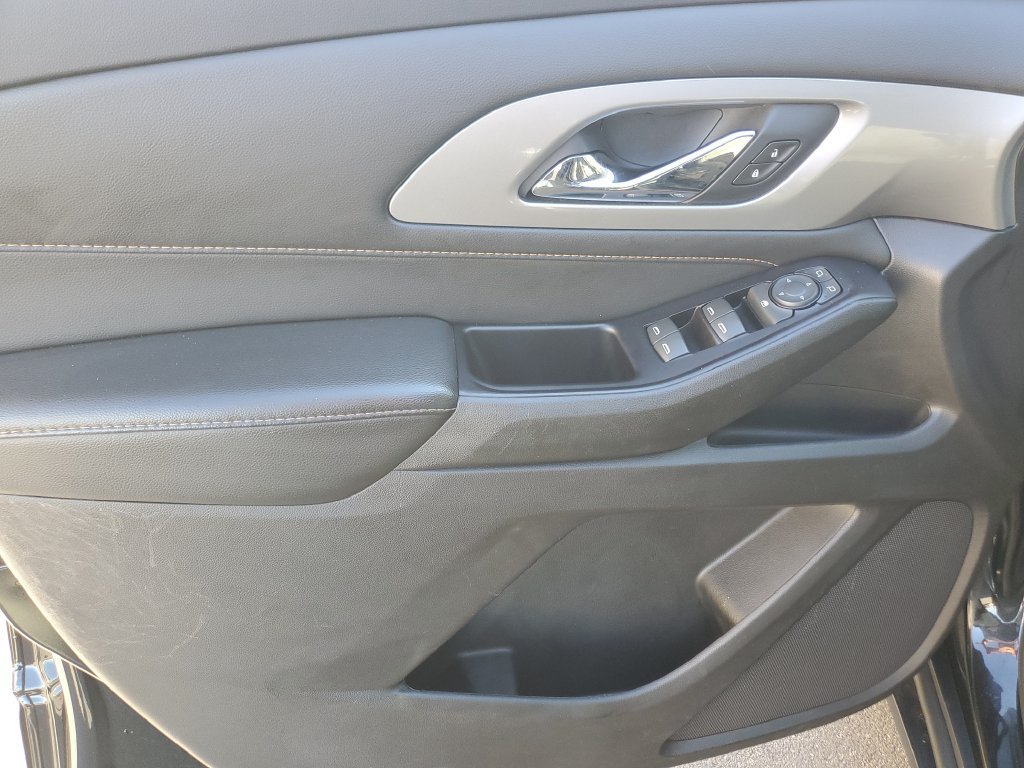 Used 2020 Chevrolet Traverse LS FWD image 18