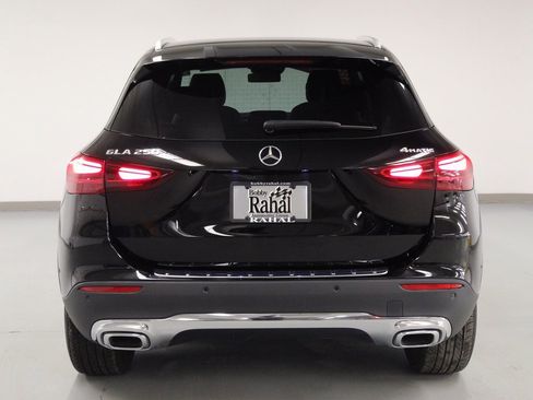 Certified 2025 Mercedes-Benz GLA 250 GLA 250 image 6