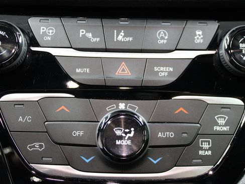 Used 2024 Chrysler Pacifica Touring-L w/ S Appearance Package AWD/4WD image 62