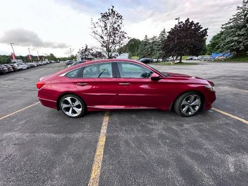 Used 2018 Honda Accord Touring image 2