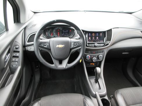 Certified 2021 Chevrolet Trax LT AWD/4WD image 15