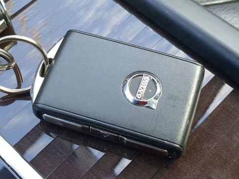 Used 2018 Volvo XC90 T6 Momentum w/ Momentum Plus Package image 33