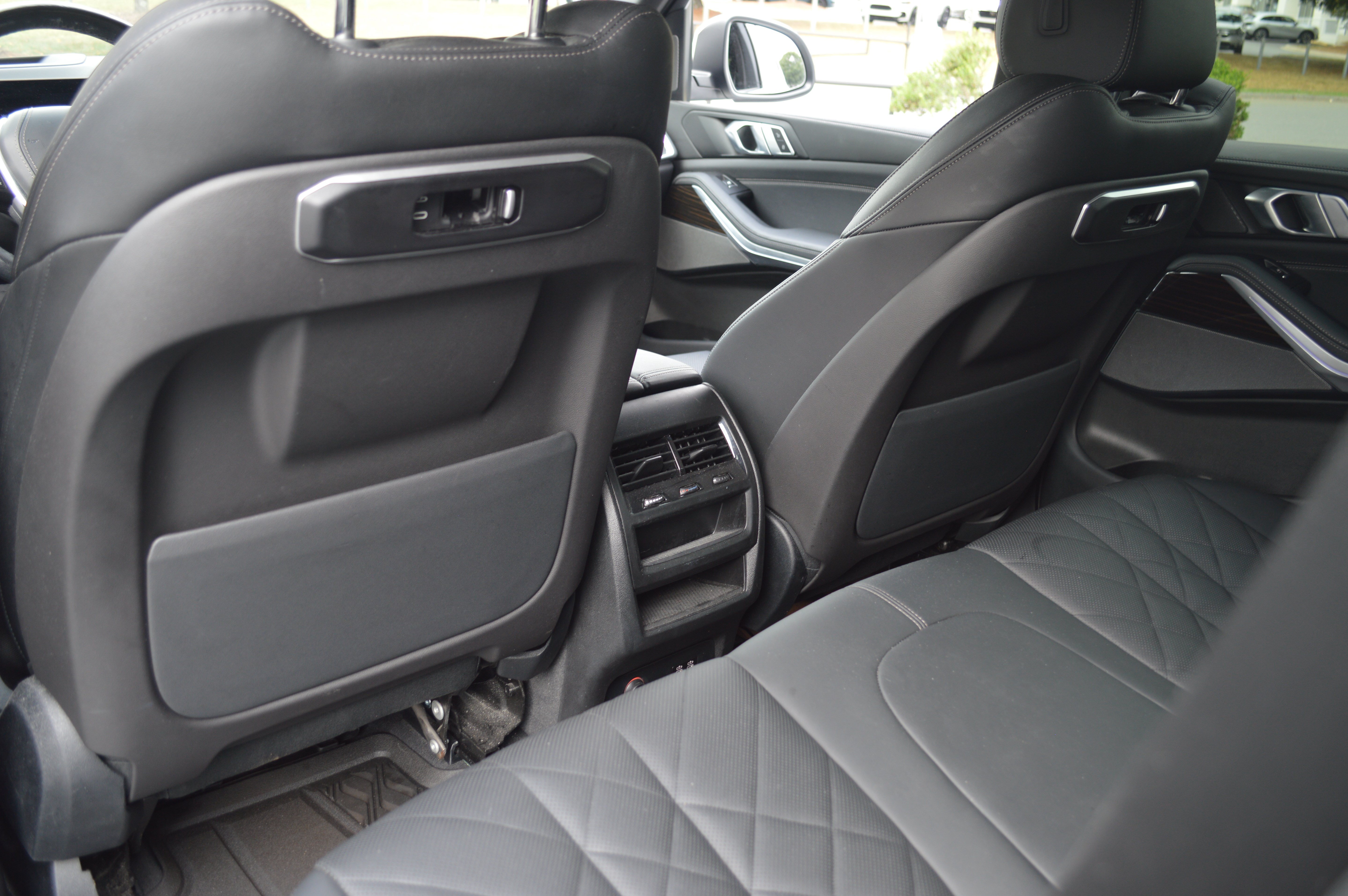 Used 2024 BMW X5 xDrive50e w/ Premium Package AWD/4WD image 26