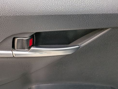 Used 2018 Toyota Camry SE image 27