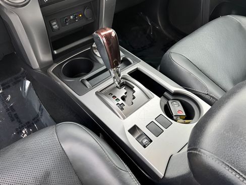 Used 2016 Toyota 4Runner Limited AWD/4WD image 31
