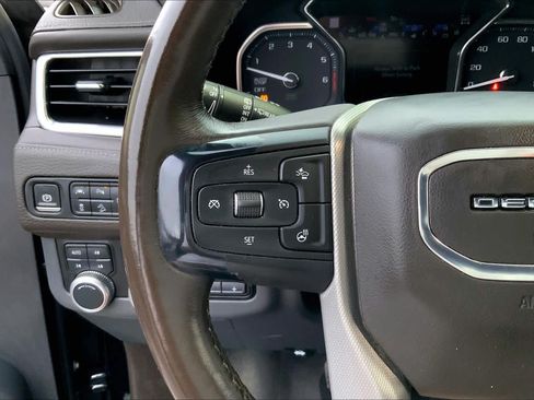 Used 2021 GMC Yukon XL Denali w/ Advanced Technology Package AWD/4WD image 23