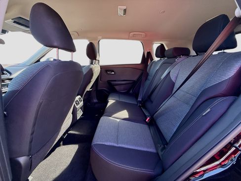 Used 2023 Nissan Rogue SV image 23