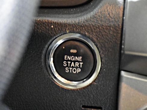 Used 2013 Toyota 4Runner Limited RWD image 12