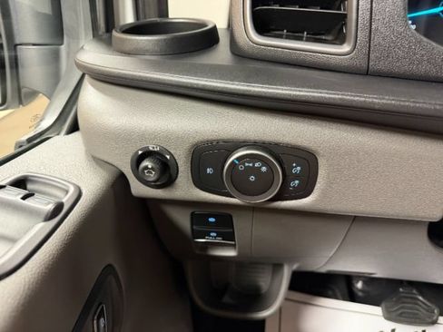 Used 2023 Ford Transit 350 XLT RWD image 19