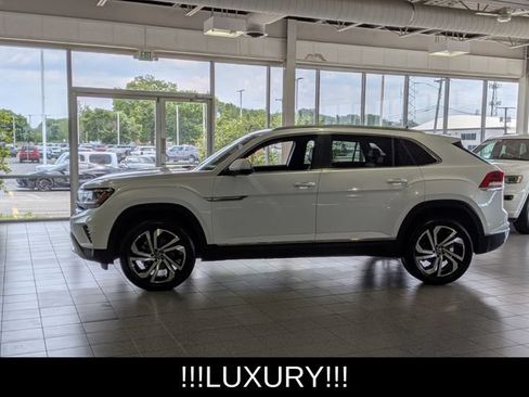 Used 2023 Volkswagen Atlas Cross Sport SEL AWD/4WD image 5