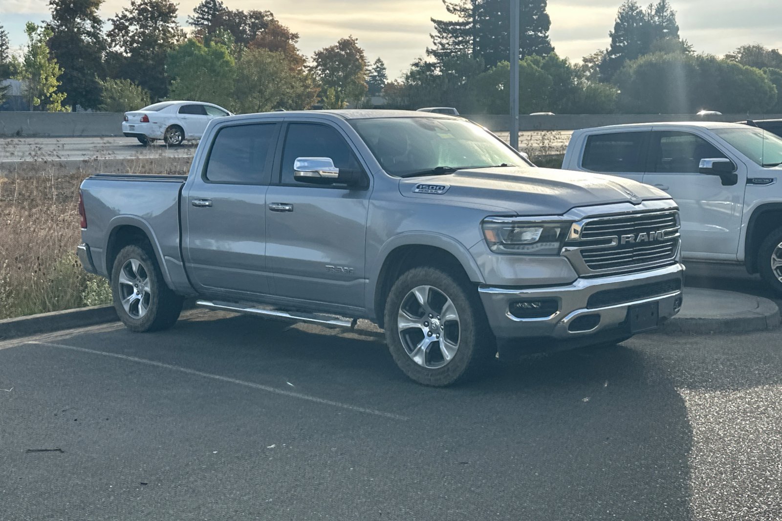 Used 2022 RAM 1500 Laramie AWD/4WD image 2