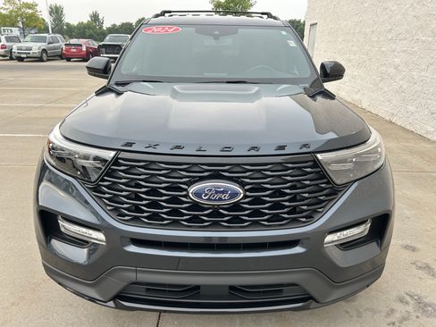 Used 2024 Ford Explorer ST-Line w/ Class IV Trailer Tow Package AWD/4WD image 2
