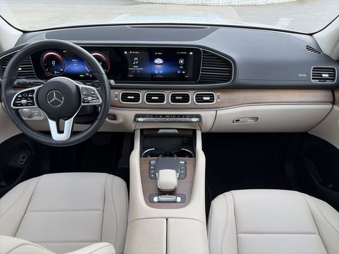 Used 2021 Mercedes-Benz GLS 450 4MATIC image 29
