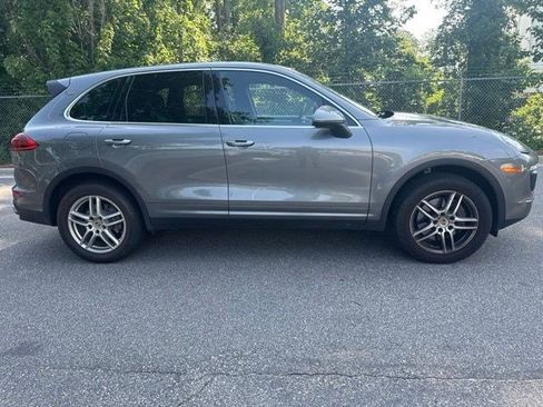 Used 2016 Porsche Cayenne AWD/4WD image 12