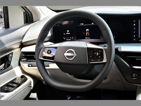 Used 2025 Nissan Murano SL AWD/4WD image 17