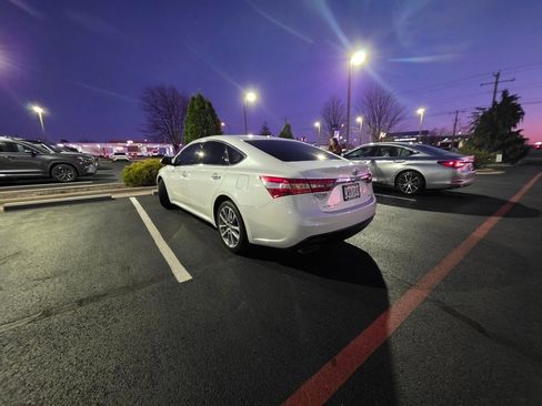 Used 2014 Toyota Avalon XLE Touring image 5