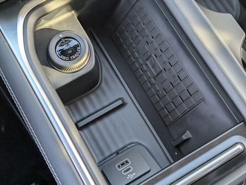 New 2025 Ford Expedition Platinum w/ Driver's Package image 17