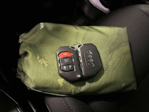 Used 2021 Jeep Wrangler Unlimited Sport AWD/4WD image 33