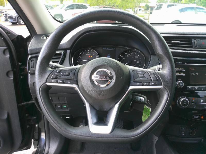 Used 2017 Nissan Rogue S FWD image 13