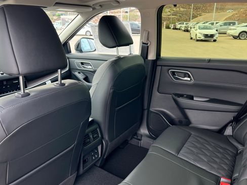 New 2026 Nissan Rogue Platinum image 19