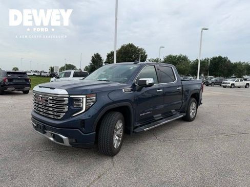 Used 2022 GMC Sierra 1500 Denali w/ Technology Package AWD/4WD image 6