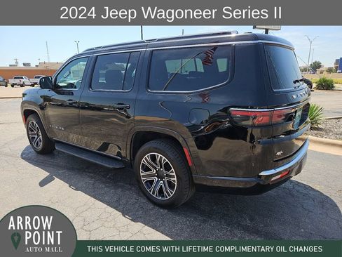 Used 2024 Jeep Wagoneer Series II w/ Flexible Seating Group RWD image 8