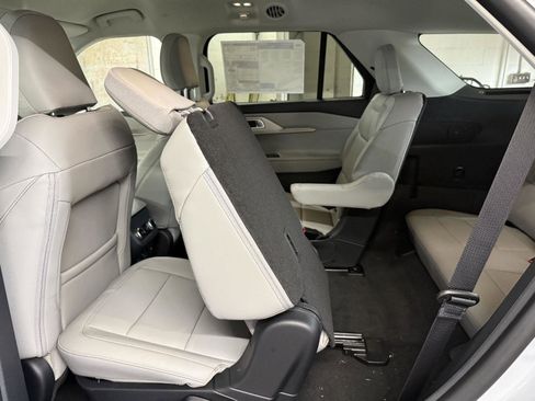 New 2026 Ford Explorer Active w/ Active Comfort Package image 17