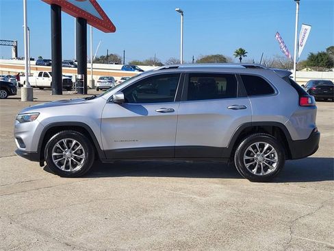 Used 2020 Jeep Cherokee Latitude Plus image 2