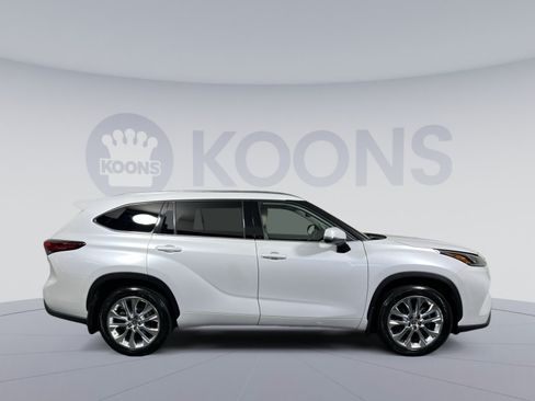 Used 2023 Toyota Highlander Limited AWD/4WD image 12