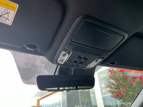 Used 2025 Honda Ridgeline Black Edition image 10
