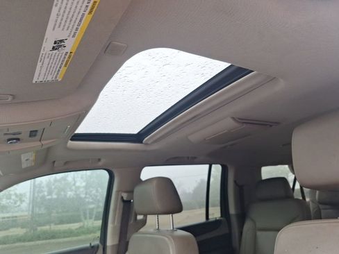 Used 2017 Chevrolet Suburban Premier image 23