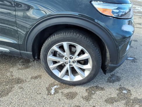 Certified 2023 Ford Explorer Platinum w/ Technology Package image 4