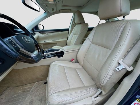Used 2015 Lexus ES 350 w/ Luxury Package FWD image 17