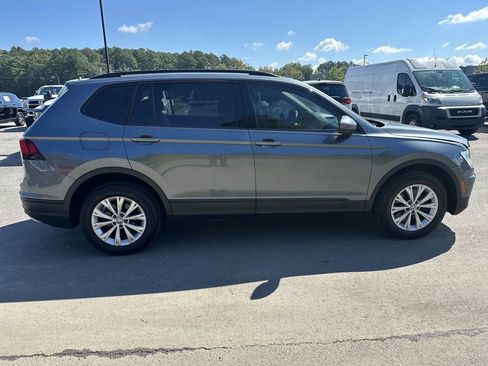 Used 2018 Volkswagen Tiguan S image 2