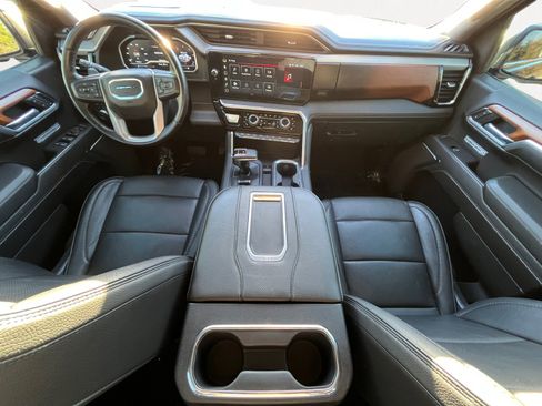 Used 2022 GMC Sierra 1500 Denali image 3