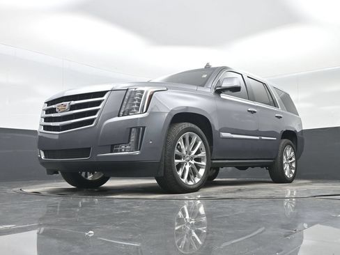 Used 2019 Cadillac Escalade Premium Luxury RWD image 25