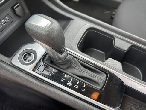 Used 2025 Nissan Sentra SV FWD image 35