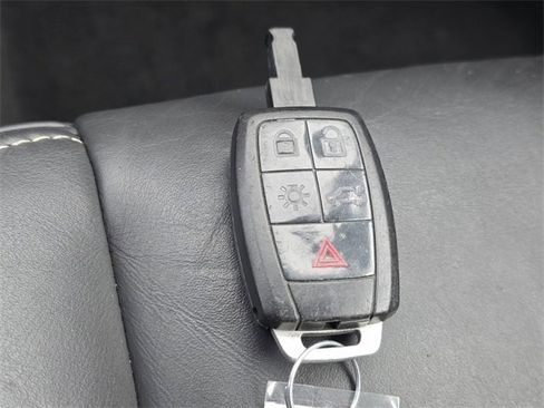 Used 2011 Volvo C30 T5 w/ Preferred Pkg image 24