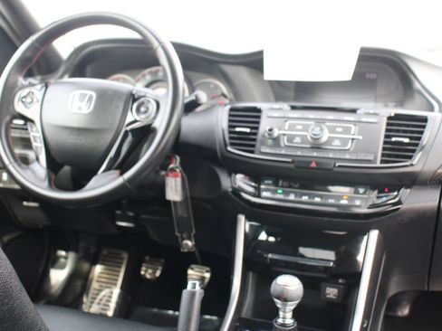 Used 2017 Honda Accord Sport Special Edition image 22