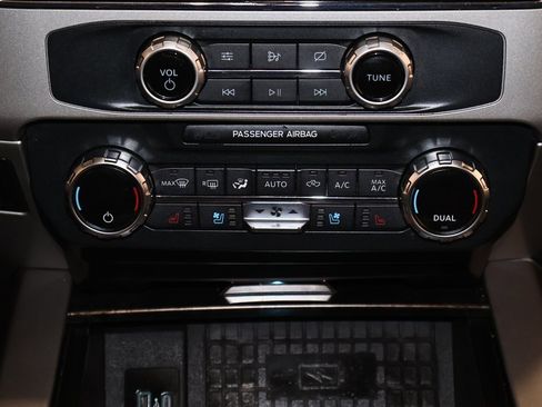 Certified 2022 Ford F250 Lariat w/ Lariat Ultimate Package image 36