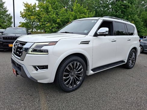 Used 2023 Nissan Armada Platinum w/ Captain's Chairs Package AWD/4WD image 3