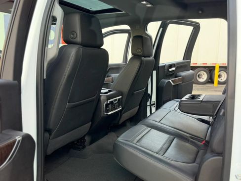 Used 2020 GMC Sierra 2500 Denali w/ Denali Ultimate Package AWD/4WD image 25