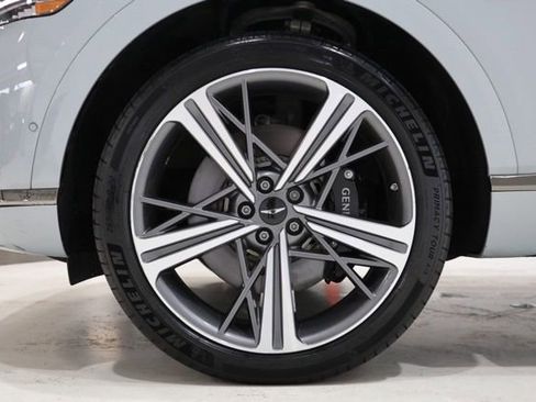 Used 2025 Genesis GV80 3.5T e-SC AWD/4WD image 11
