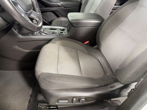 Used 2022 Chevrolet Traverse LT FWD image 12