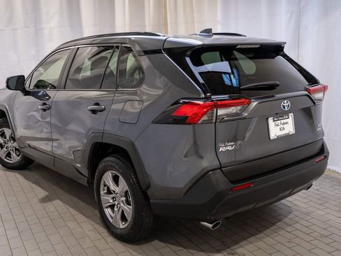 Used 2022 Toyota RAV4 XLE image 4