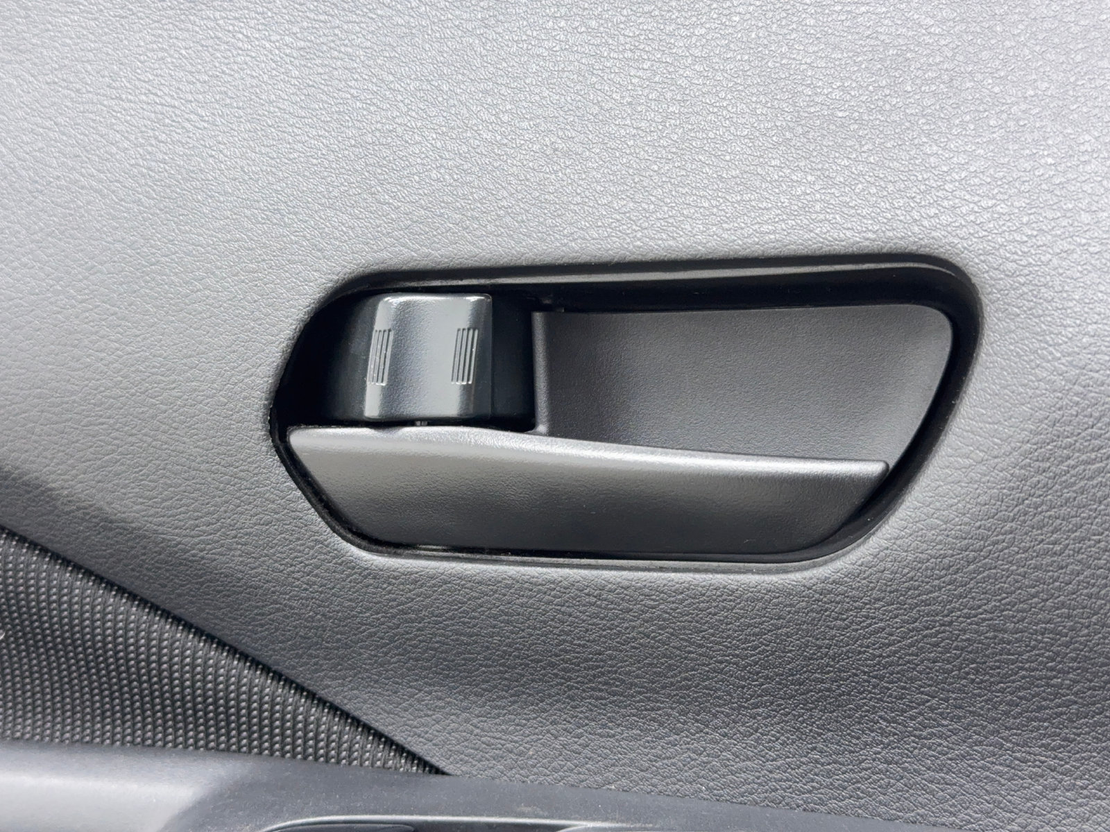 Used 2023 Nissan Kicks S FWD image 22