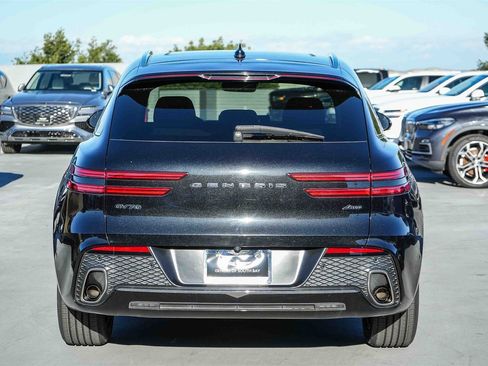 Used 2023 Genesis GV70 2.5T w/ Advanced Package image 7