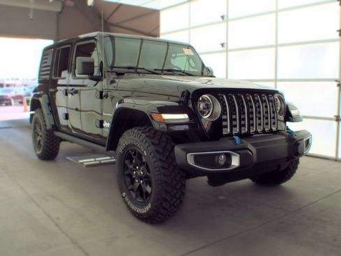 Certified 2022 Jeep Wrangler Unlimited Sahara w/ Cold Weather Group AWD/4WD image 3